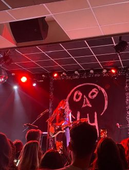 Holly Humberstone live