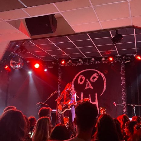 Holly Humberstone live